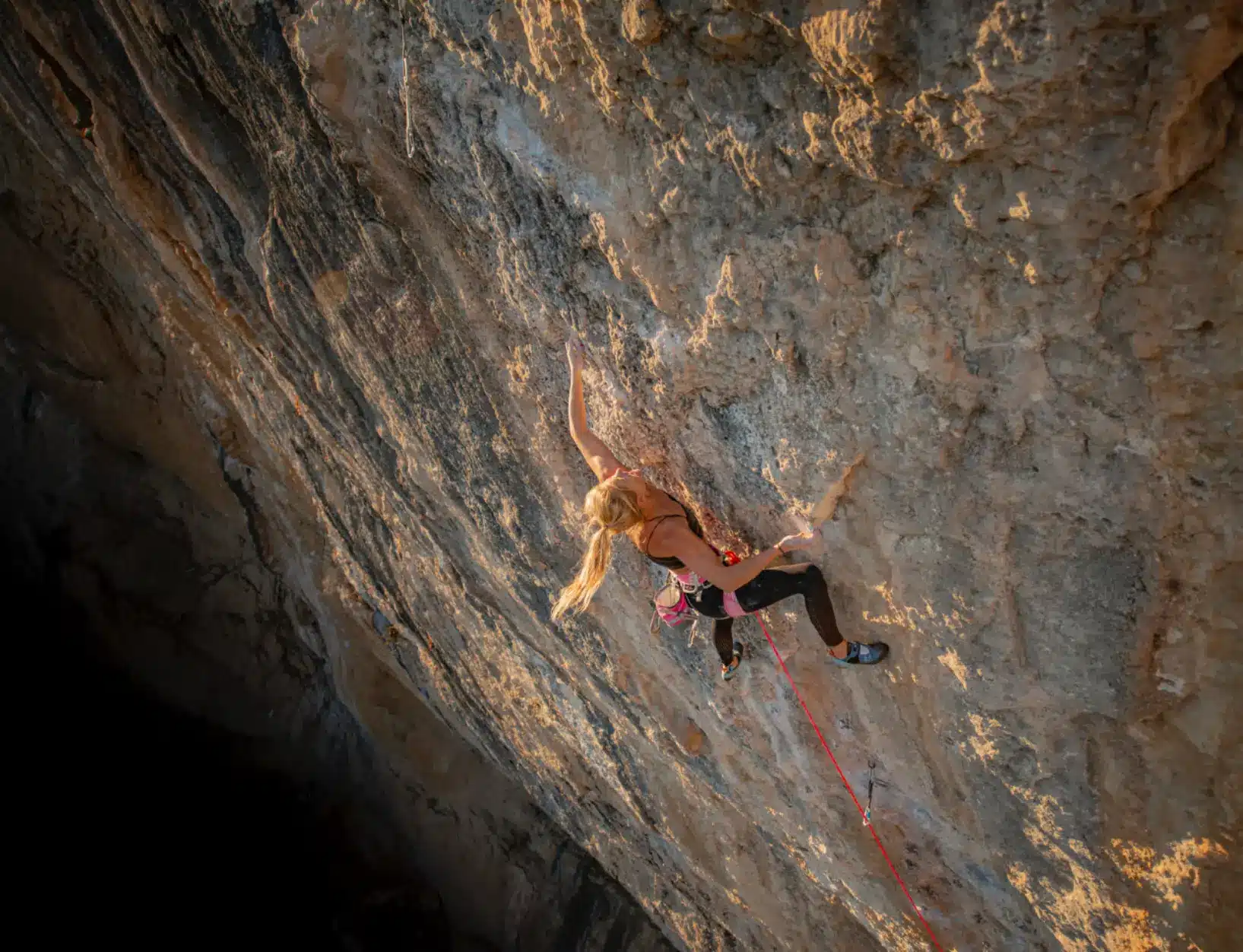 Svana Bjarnason. Fish Eye (8c/5.14b), Oliana, Spain. Photo William Barcelo