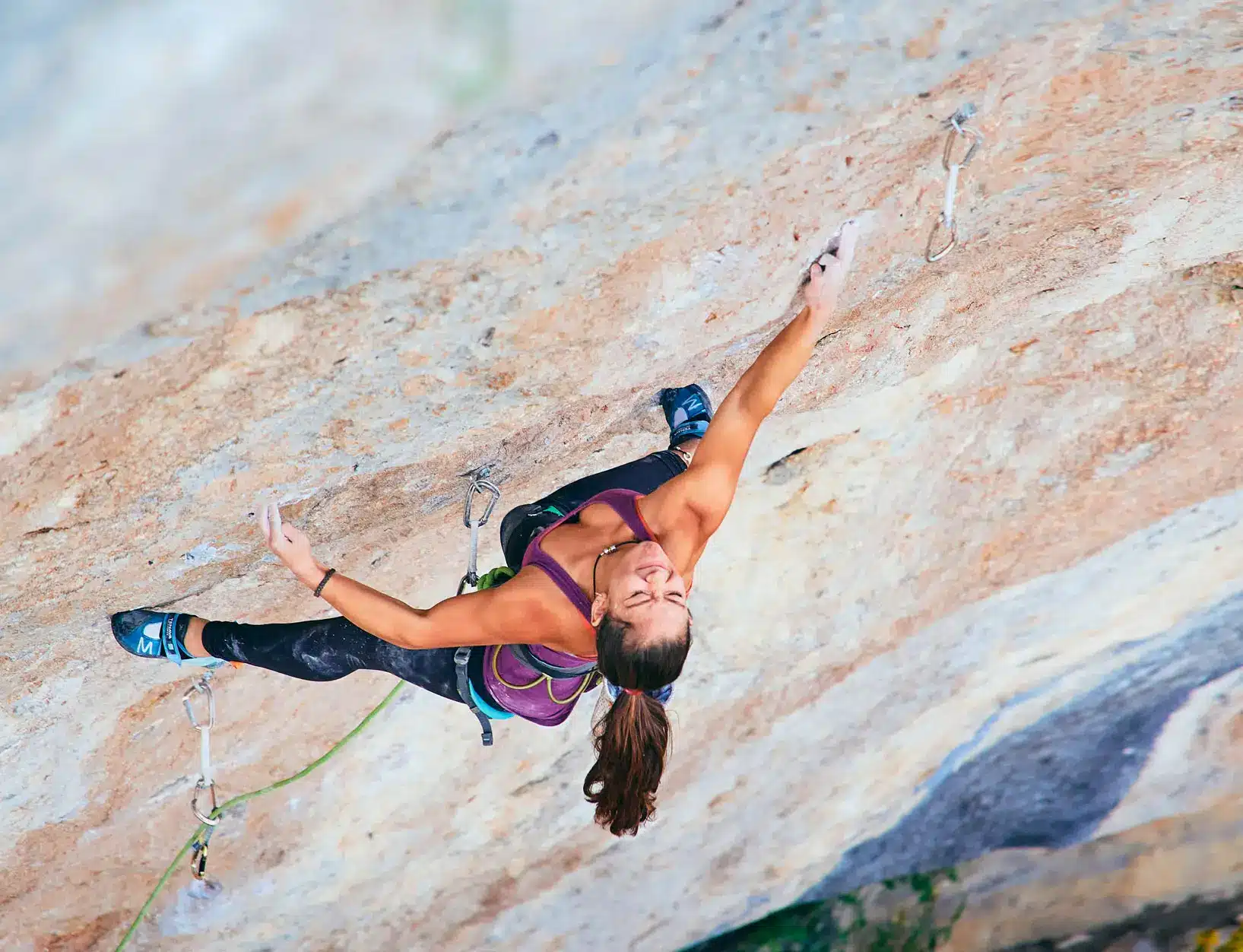 Angie Scarth-Johnson. Céüse, France. Photo Adrià Martinez